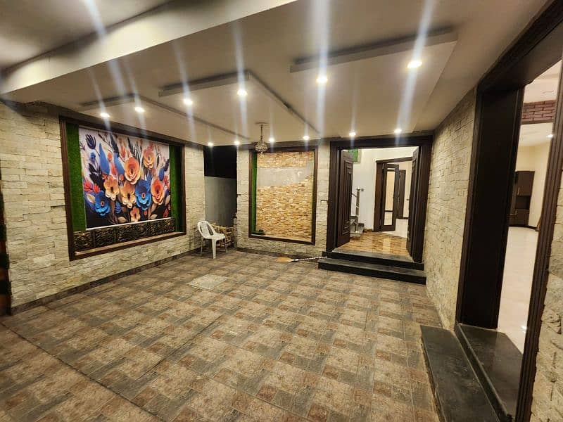 10 Marla New House For Rent in Bahria Town Lahore 14