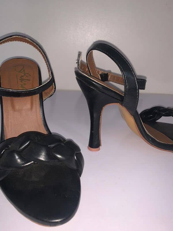 heels from regal and outfikra 1