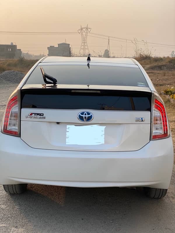 Toyota Prius 2013 5