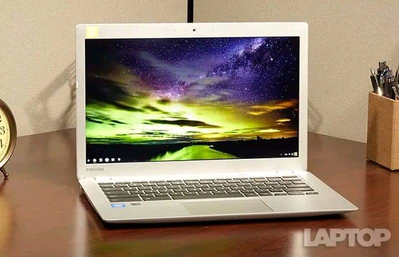 Toshiba Chromebook CB30-B-104 (2GB RAM, 16GB Storage) - Used 0