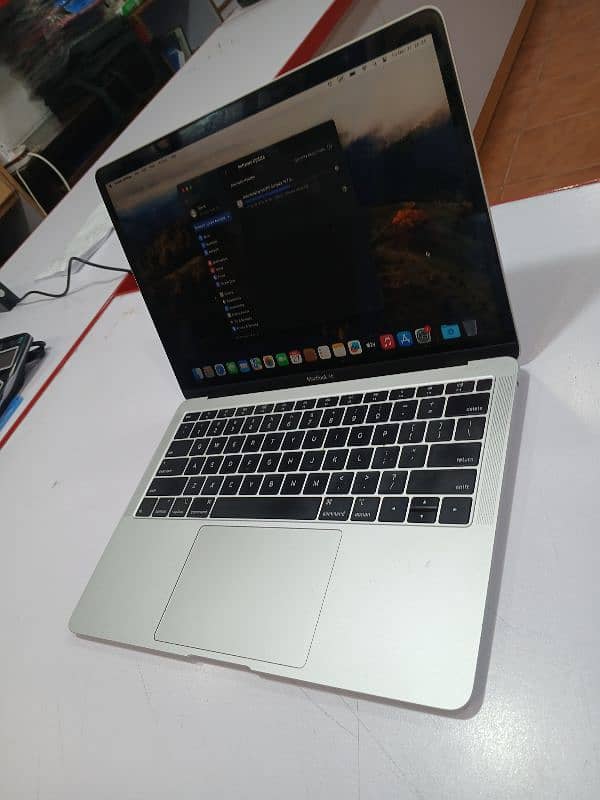 Apple MacBook Air 13" 2