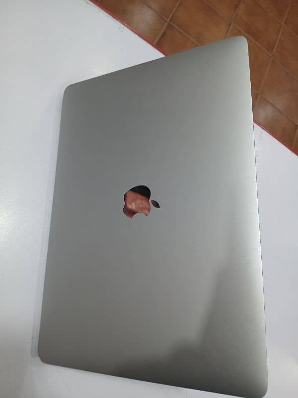 Apple MacBook Air 13" 0