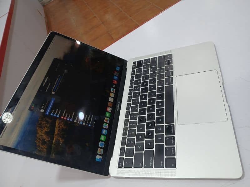 Apple MacBook Air 13" 8