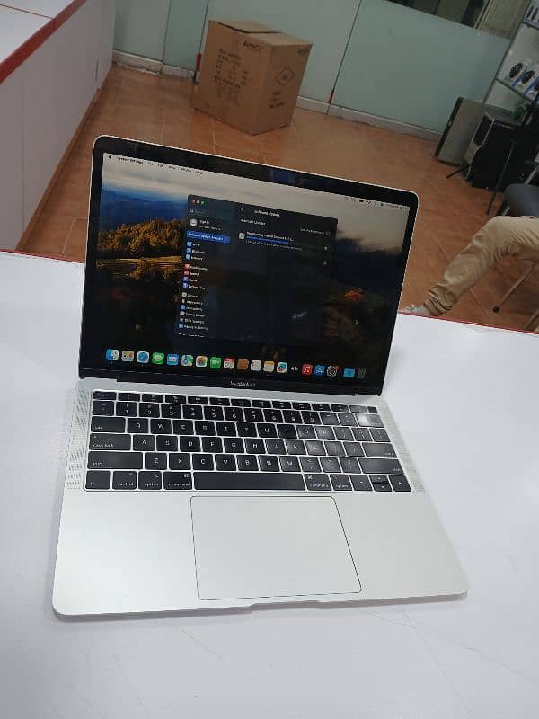 Apple MacBook Air 13" 12