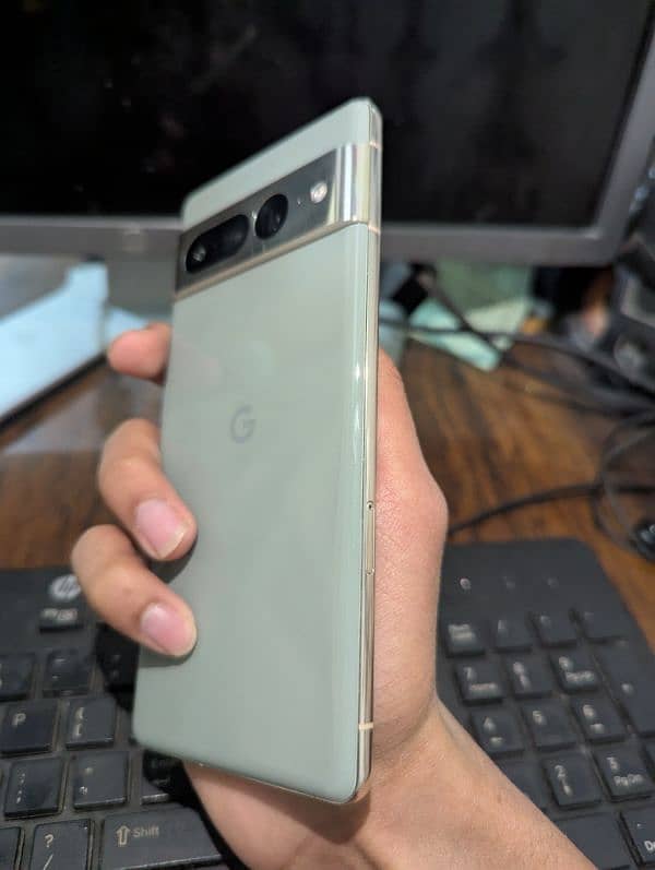 Google pixel 7 pro in neat and clean condition. 6