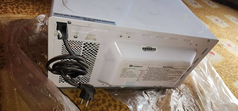 Dawlance Microwave DW-MD15 4