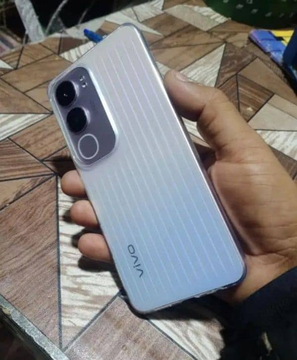 vivo y19s brand new just box open exchange available  10/10 0