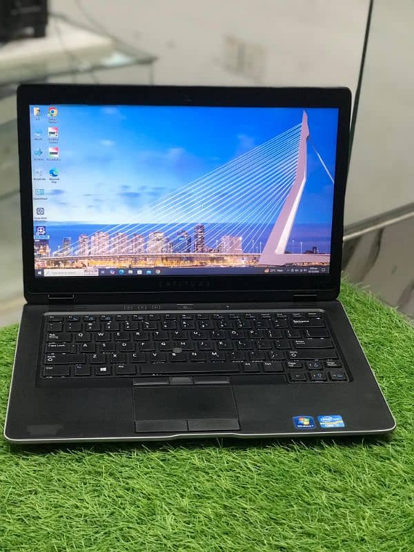 Dell latitude i7 3rd 8gb ram 128ssd 3