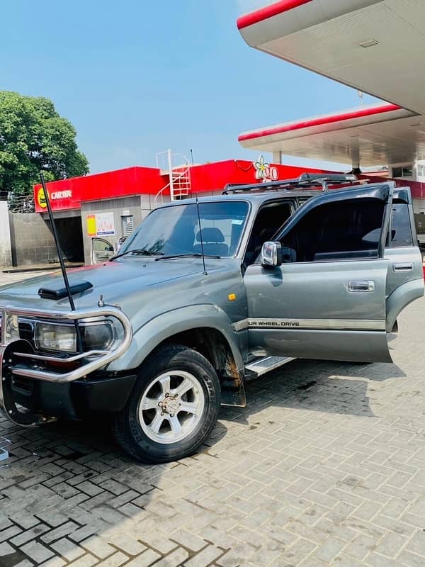 Toyota LandCruiser 1990 model 0