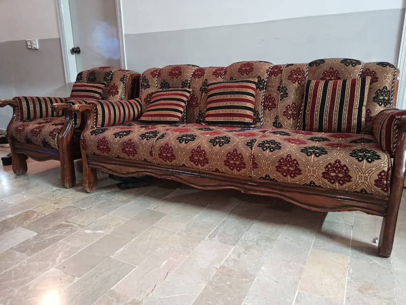 Elegant 5-Seater Wooden Sofa Set in Affordable Price. 0