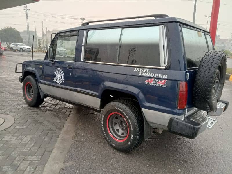 Isuzu Trooper 1984 urgent sell 4