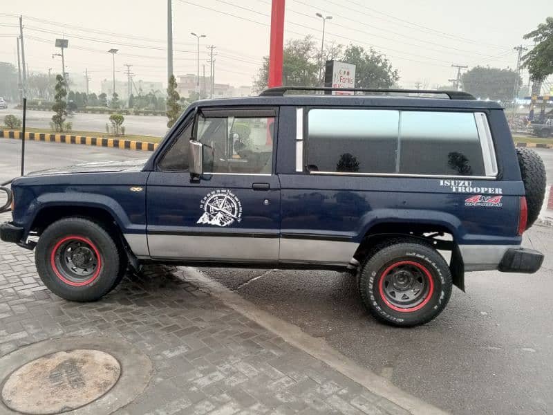 Isuzu Trooper 1984 urgent sell 5