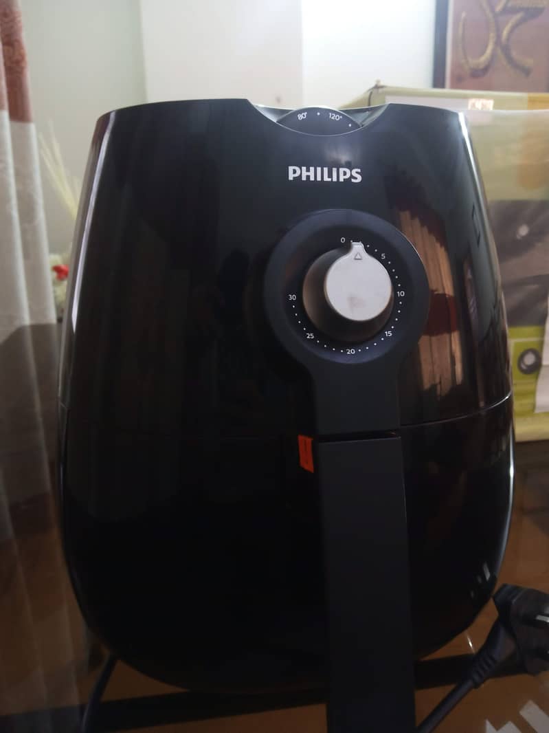 Philips Airfryer HD9218/51 | 90% Less Fat | New Condition | Air Fryer 1