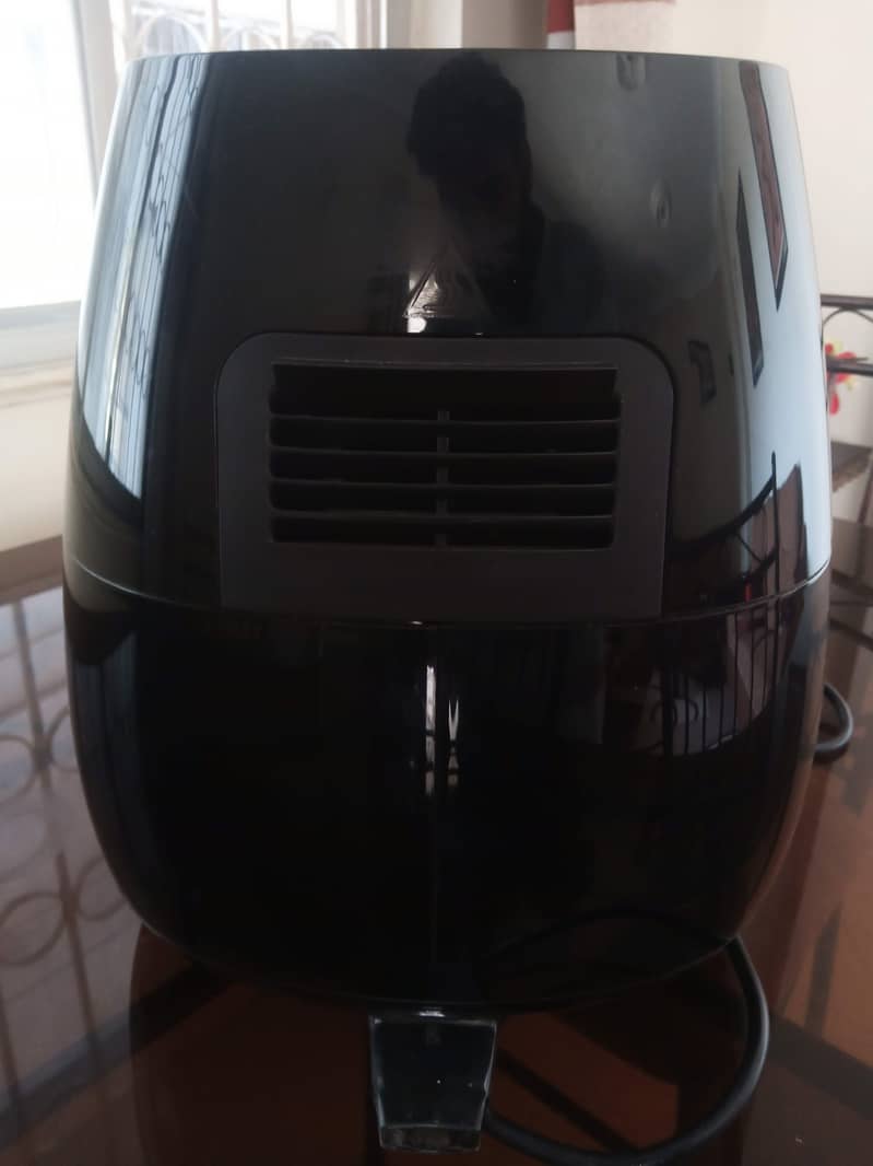 Philips Airfryer HD9218/51 | 90% Less Fat | New Condition | Air Fryer 11