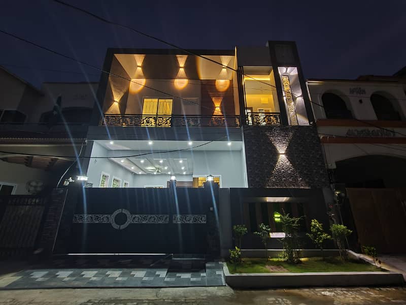 Modern Design House Available 0