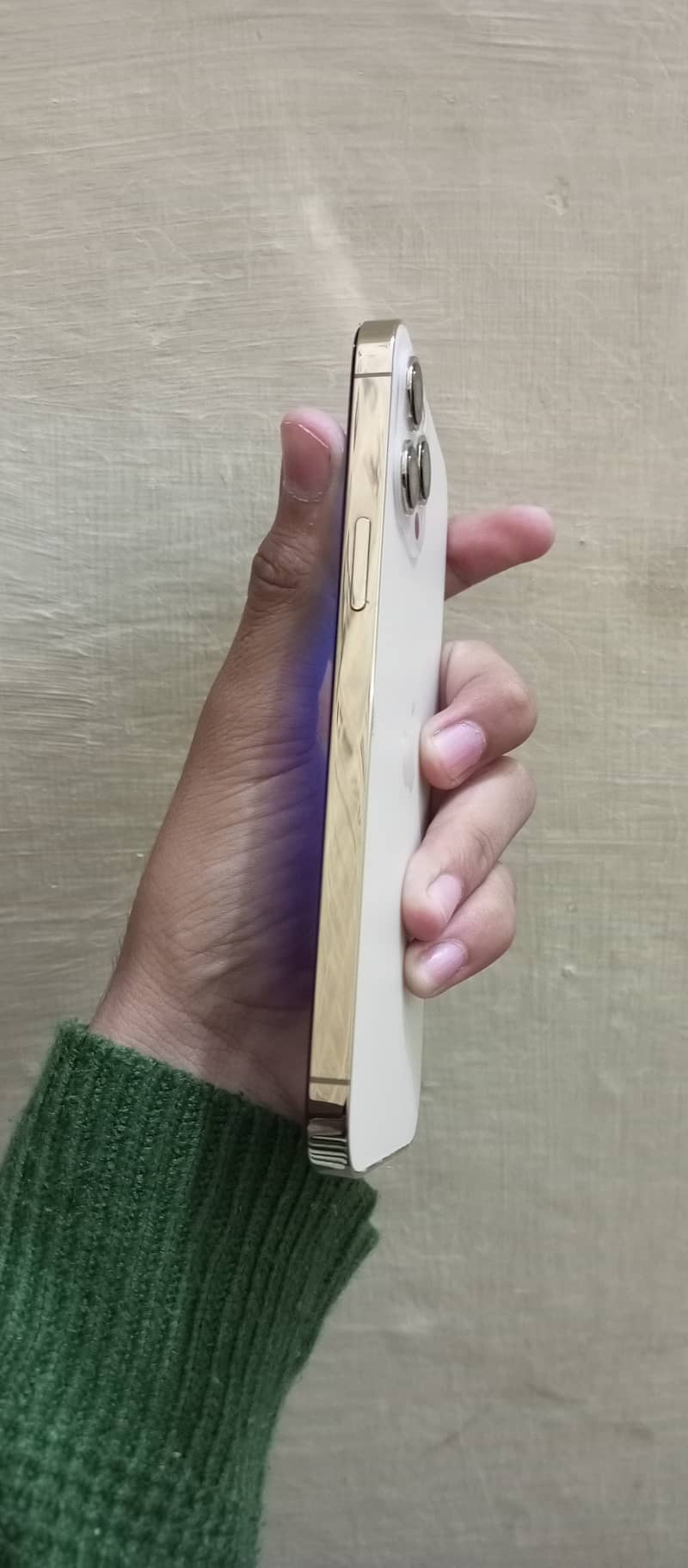 Iphone 12 pro max gold 1