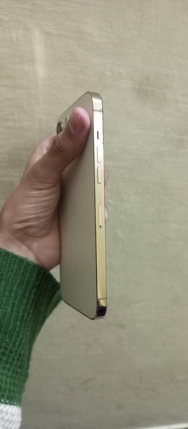 Iphone 12 pro max gold 3