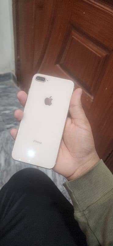 iphone 8plus golden colour 1