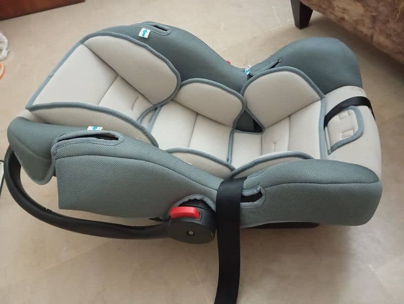 unused car seat for babies, imported cripcot 2