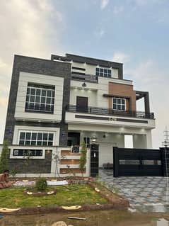 Luxury Corner House Available For Sale