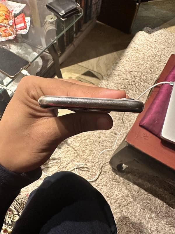 iPhone X (Mint condition) non pta 2