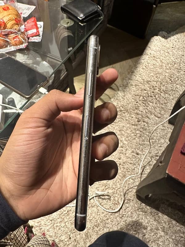 iPhone X (Mint condition) non pta 7