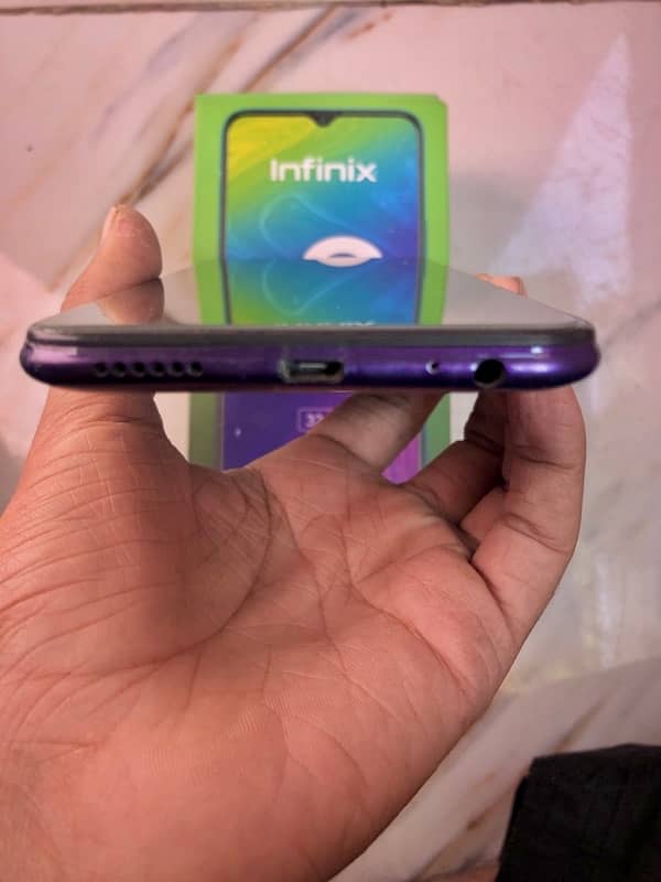 infinix Hot 8 lite 4