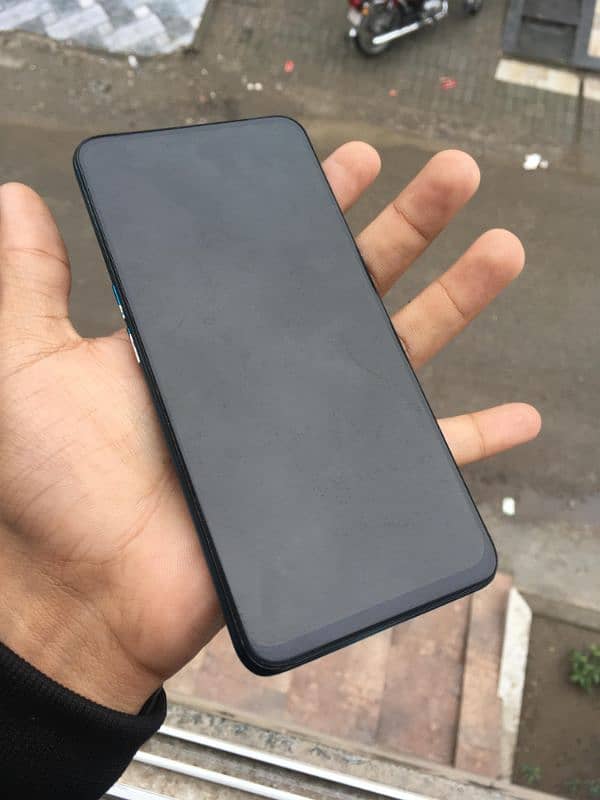 OPPO F11 pro 6/128 contact 03186037087 8