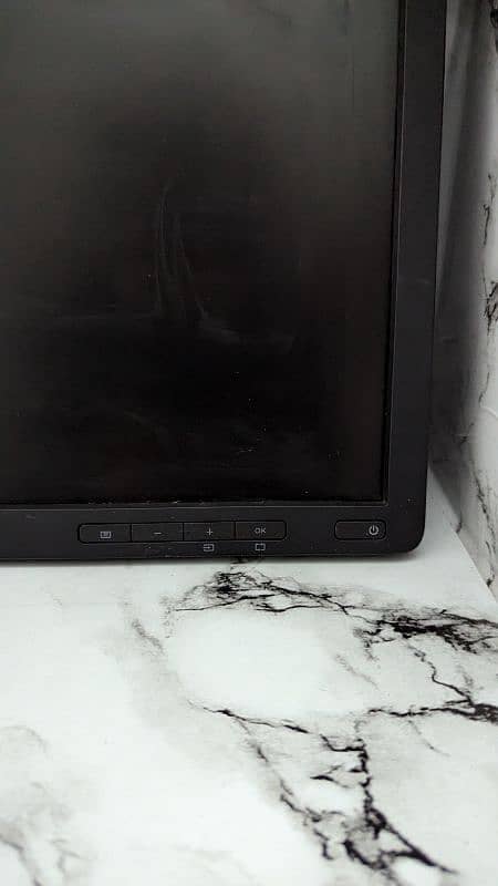 HP Elite Display Monitor E221 3