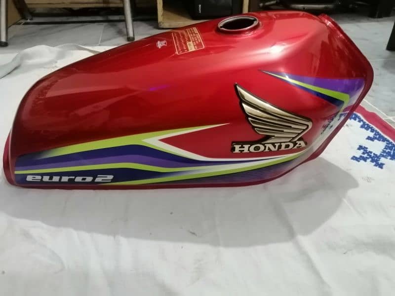 Fuel Tank and side covers, Tanki Tappy 2017 Model Honda CG125 Genuine 4