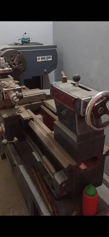 lathe Machine 5.5 ft 5