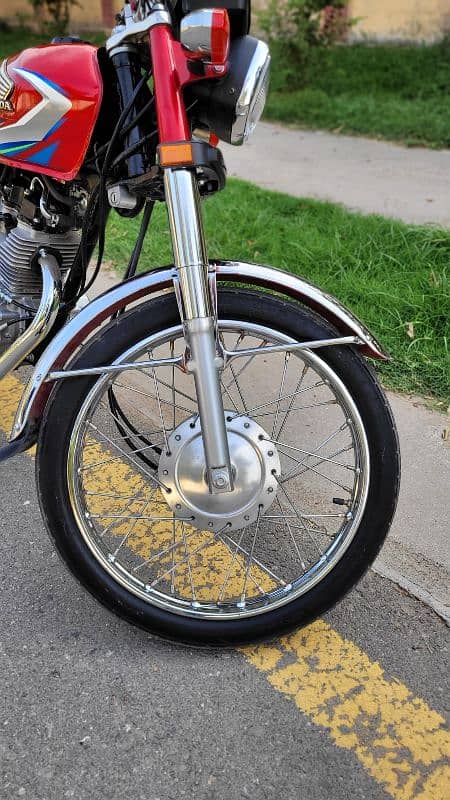 Honda CG 125 in Lush condition 7