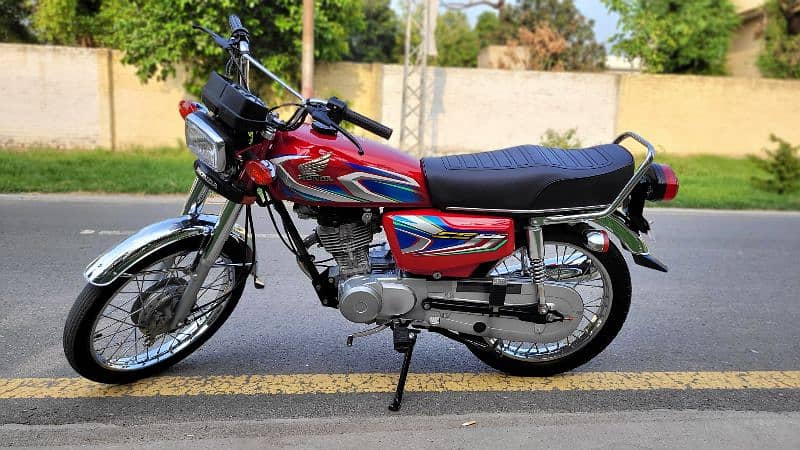 Honda CG 125 in Lush condition 8