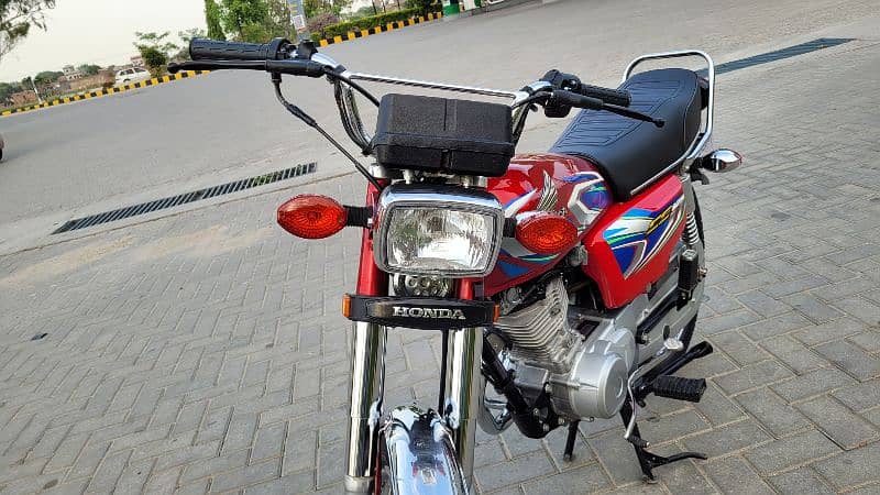 Honda CG 125 in Lush condition 11