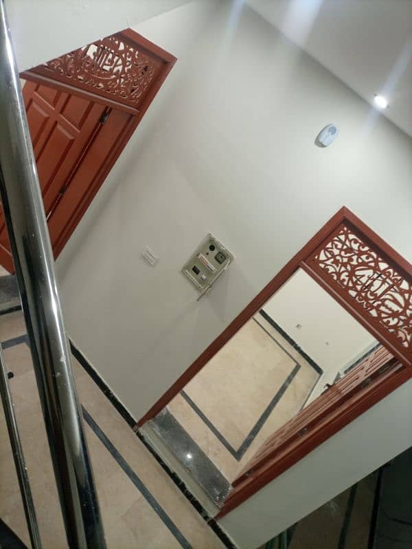 Ground floor and basement for rent 2