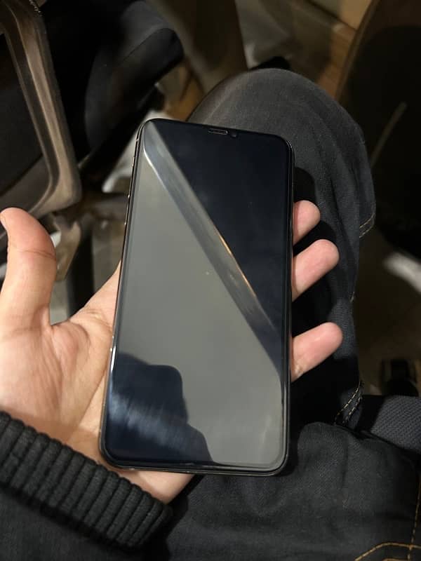 I phone 11 Pro Max 64 GB NON PTA 2