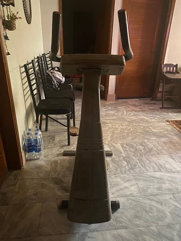 Life Fitness 9500HR Upright Bike 3