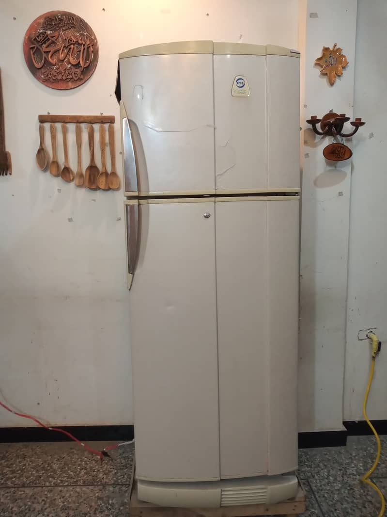 Pel refrigerator good condition / full size . 5