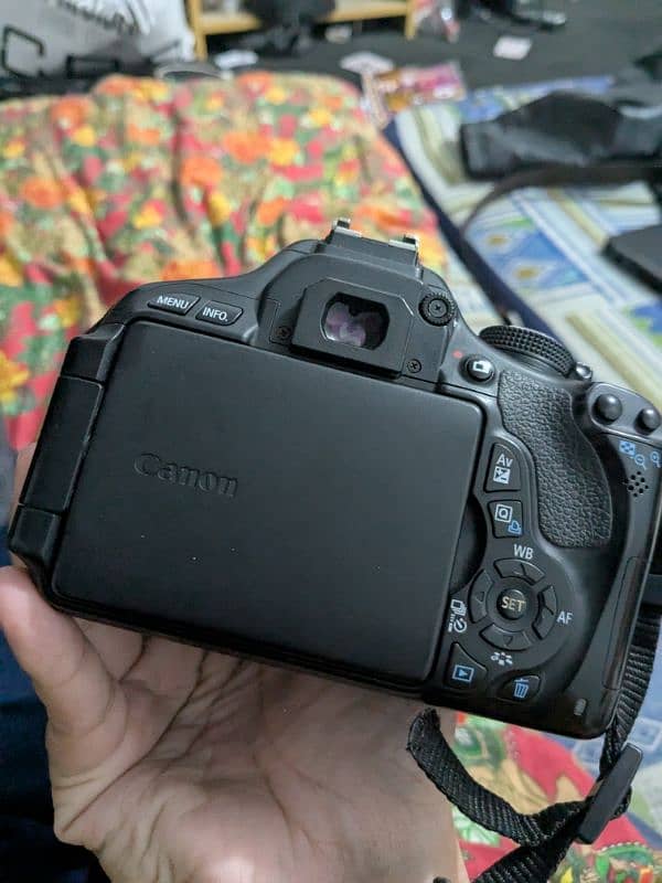 Canon EOS 600D 4