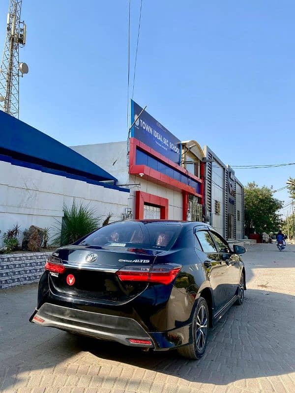 Toyota Corolla Altis 2019 4