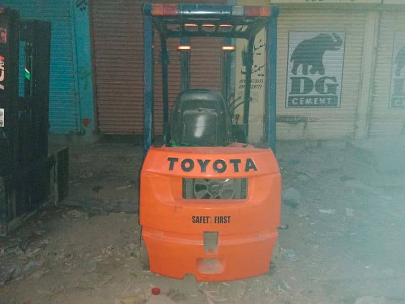 Toyota Forklift/ Forklifter/ Lifter for sale 2