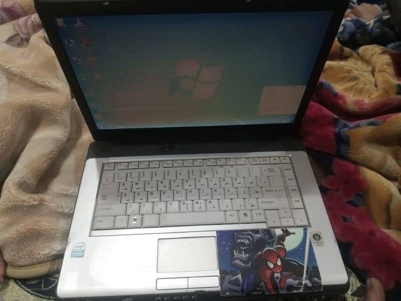 Toshiba pentium dual core inside satellite with charger good condition 2