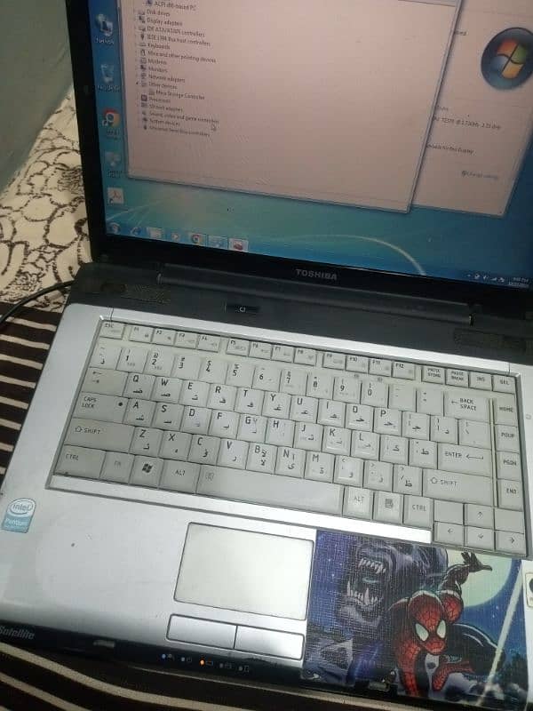 Toshiba pentium dual core inside satellite with charger good condition 3