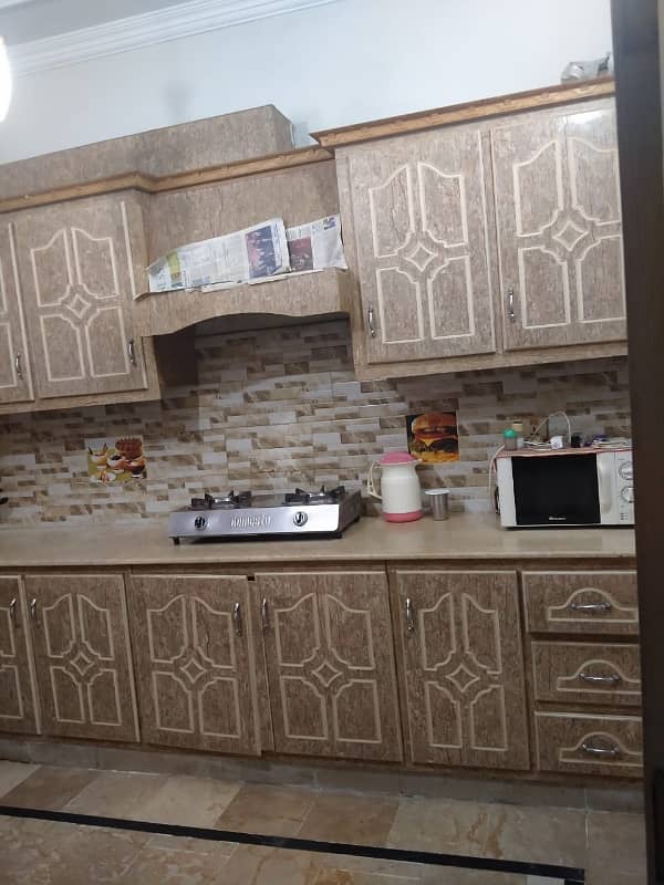 Double Storey House in Gulistan Colony 5