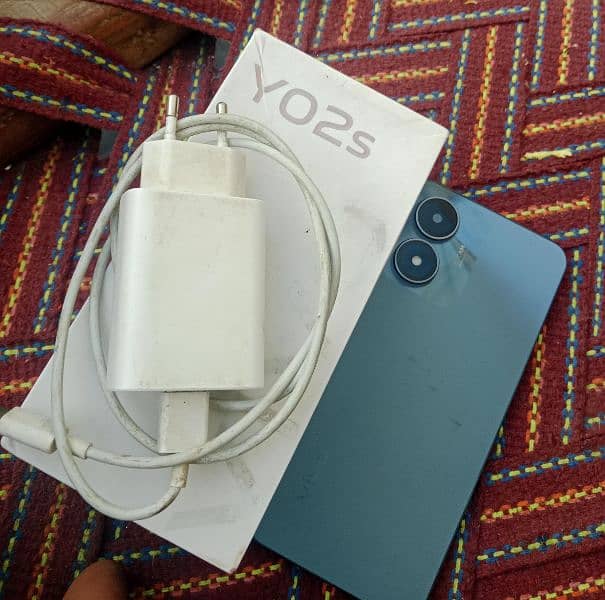 Vivo y02s box and charge available hai 2