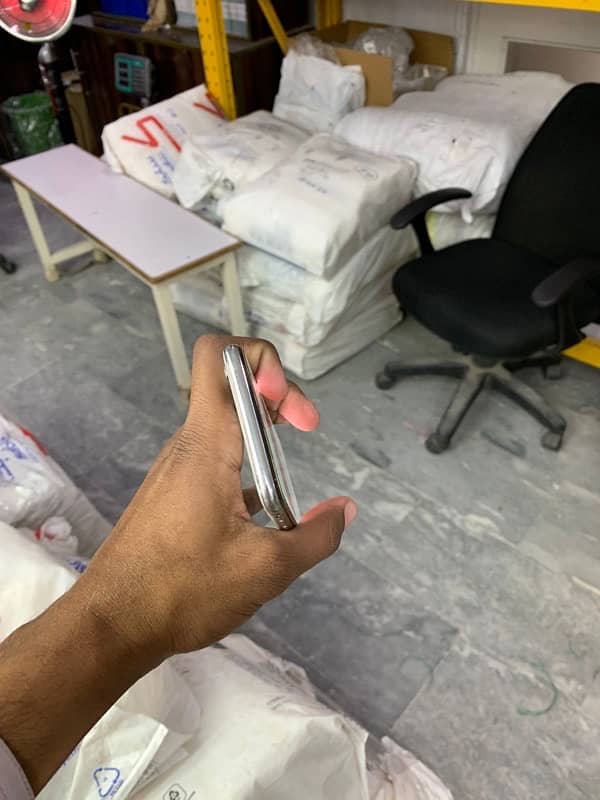 iPhone X pta aproawad  box sat 4