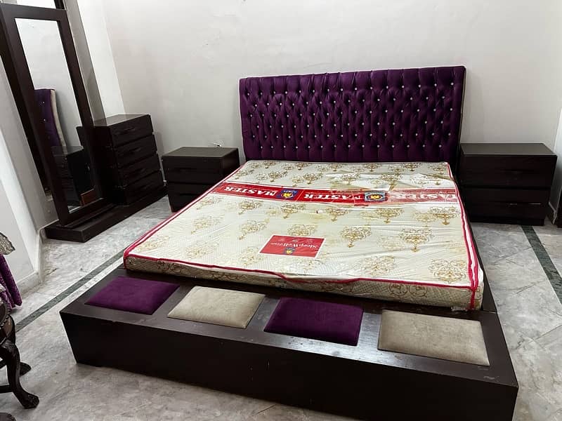 Bed with 2 Side Tables & Dressing Table with Mattress 2