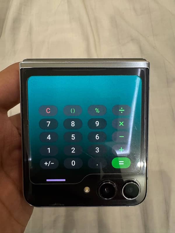 Samsung Z Flip 5 | 512 GB | Folding Phone | Contact on Whatsapp Only 8