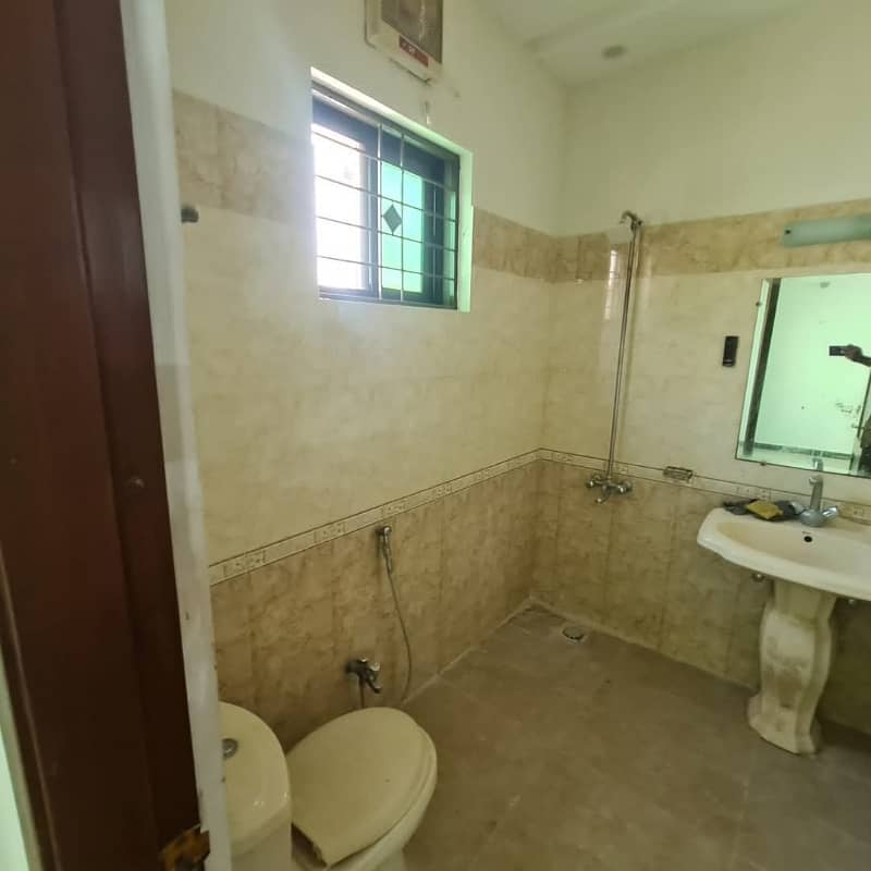 10 marla 2bed superb upper portion in wapda town E-2 block 5