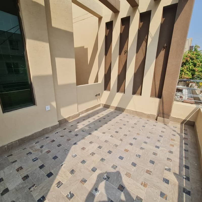 10 marla 2bed superb upper portion in wapda town E-2 block 11